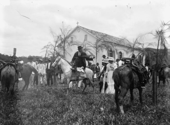 Fotos Lategahn: Nach dem Gottesdienst